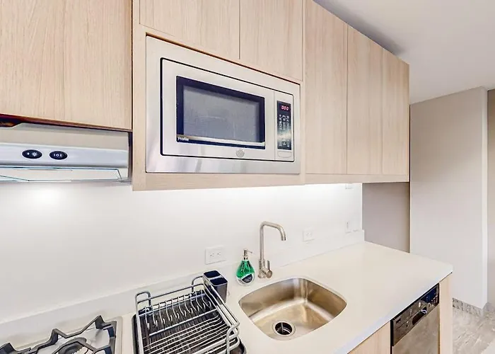 Downtown With Great Views, Shared Pool, Hot Tub, & Grill