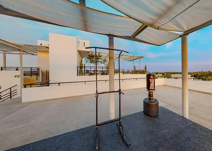 Downtown With Great Views, Shared Pool, Hot Tub, & Grill Сasa de vacaciones San José del Cabo
